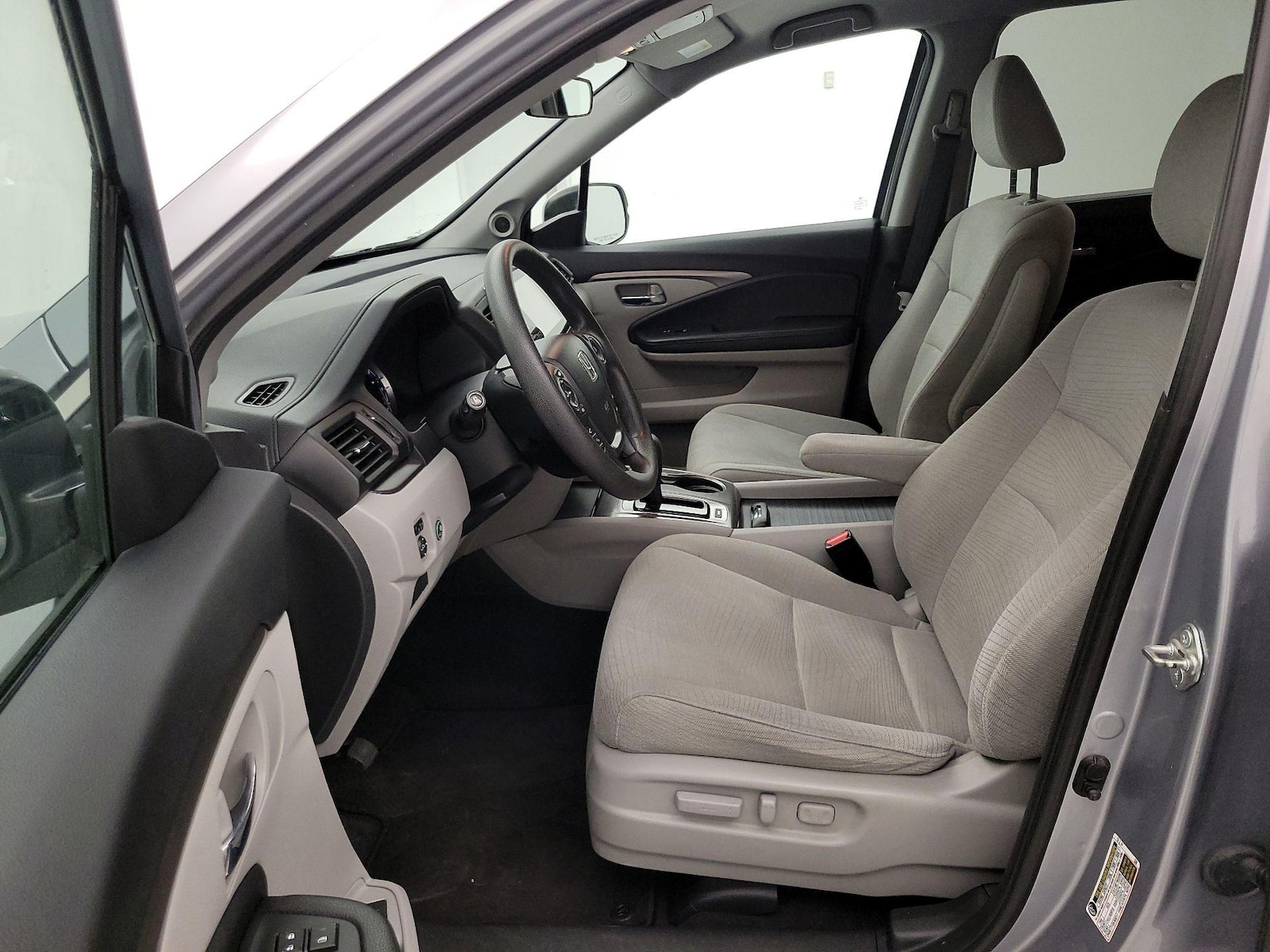 Power Seat(s) & Side Airbags