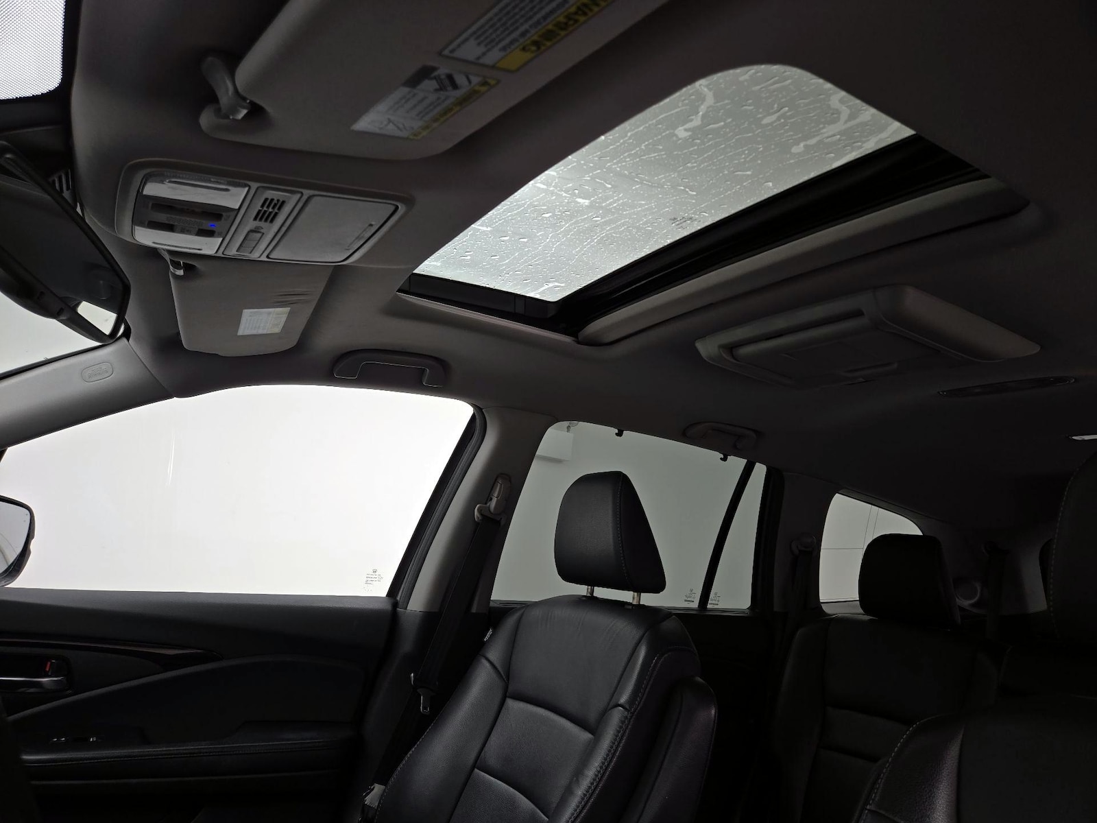 Sunroof(s) & Overhead Airbags
