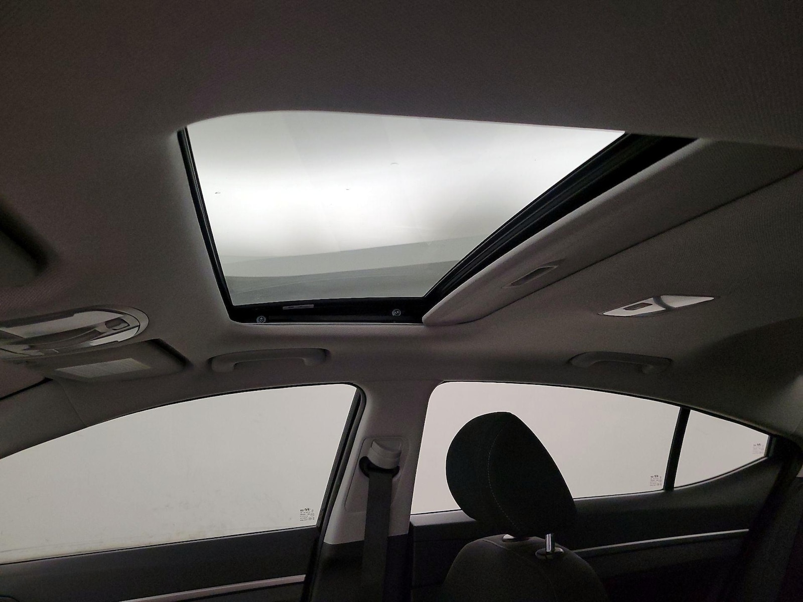 Sunroof(s) & Overhead Airbags