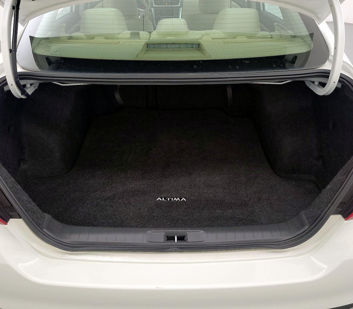 Trunk/Cargo (Seats Up)