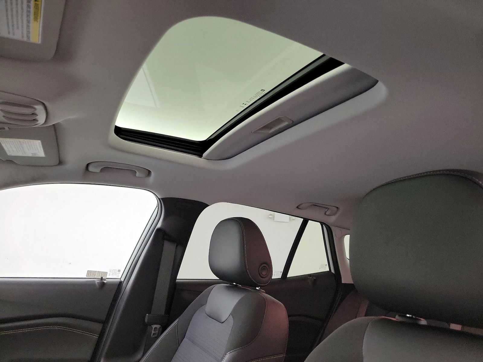 Sunroof(s) & Overhead Airbags