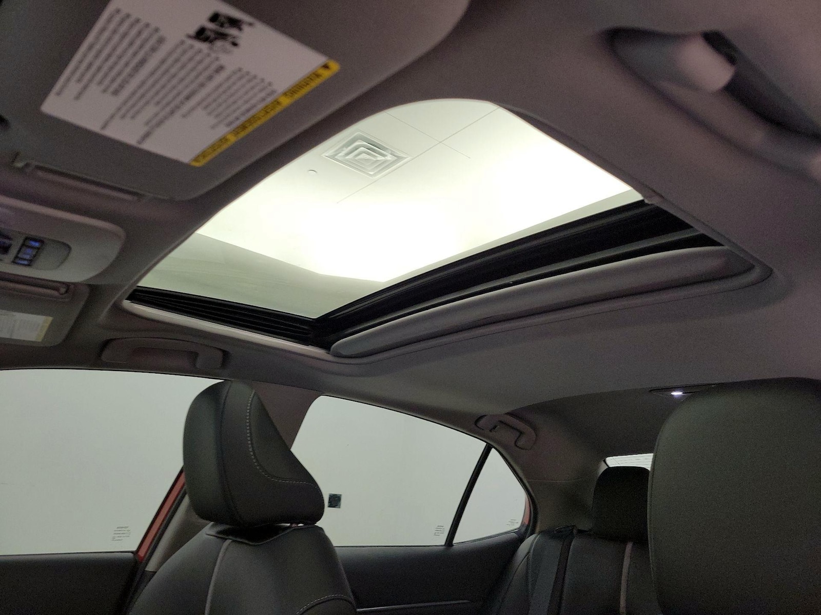 Sunroof(s) & Overhead Airbags