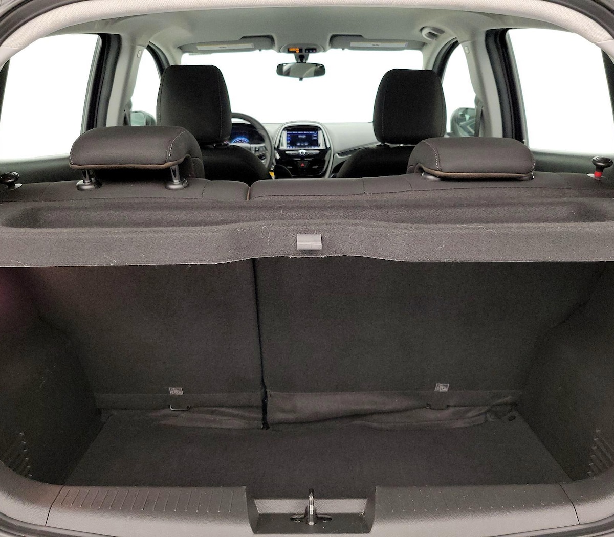 Trunk/Cargo (Seats Up)