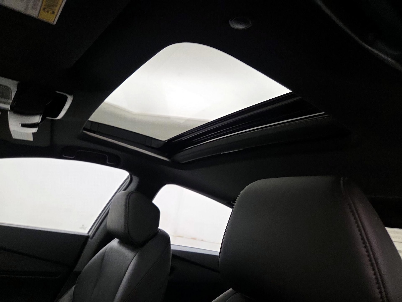 Sunroof(s) & Overhead Airbags