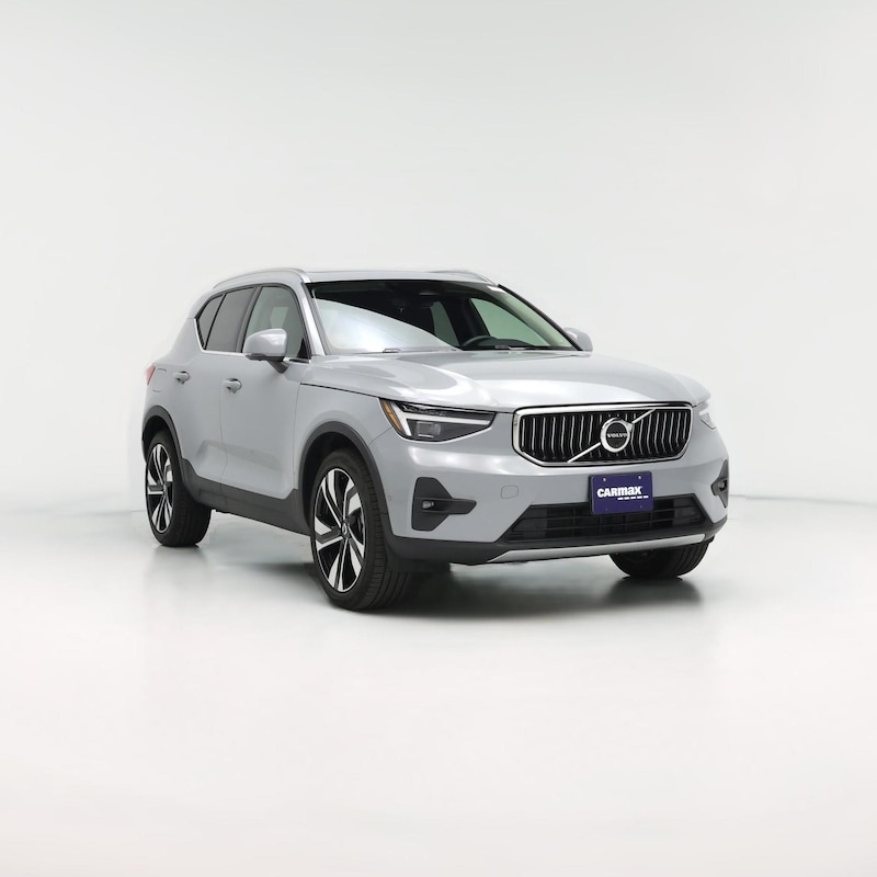 2024 Volvo XC40 B5 Ultimate Bright Theme