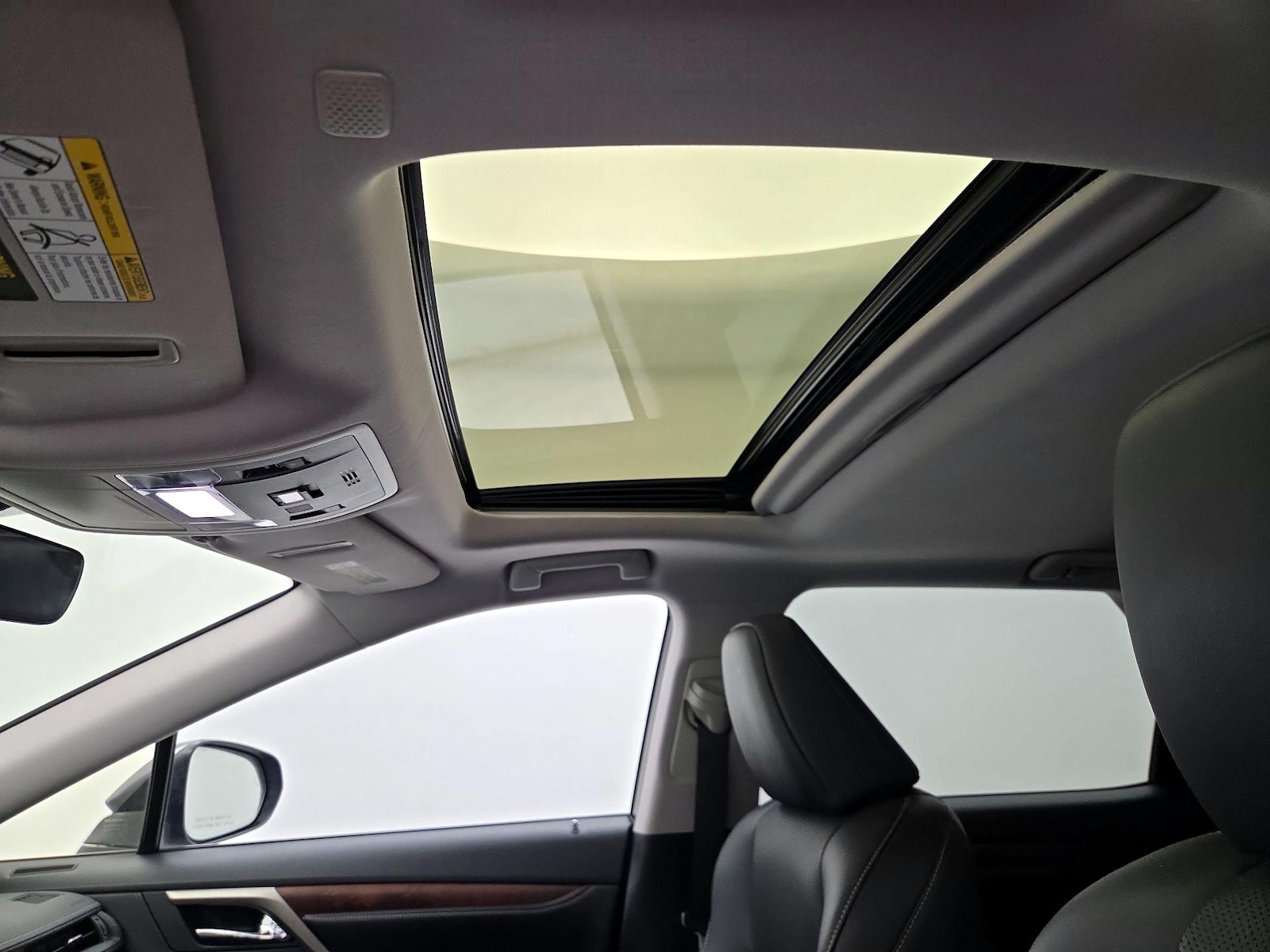 Sunroof(s) & Overhead Airbags