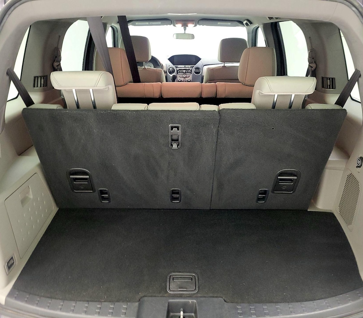 Trunk/Cargo (Seats Up)
