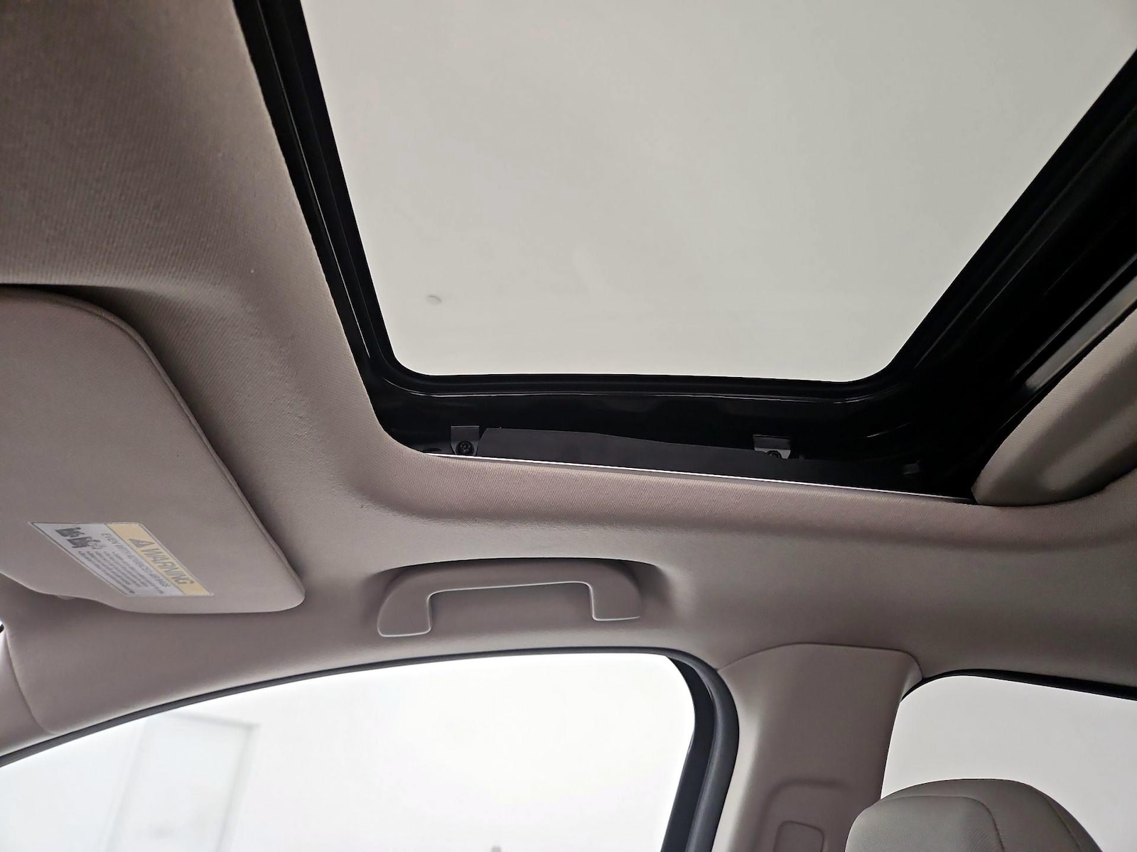 Sunroof(s) & Overhead Airbags