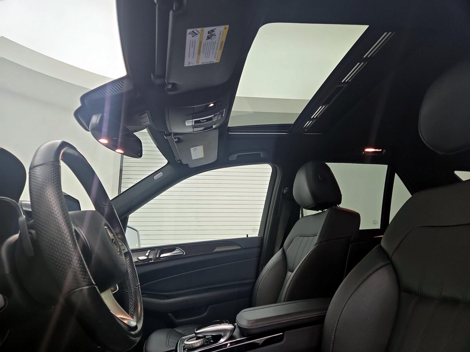 Sunroof(s) & Overhead Airbags