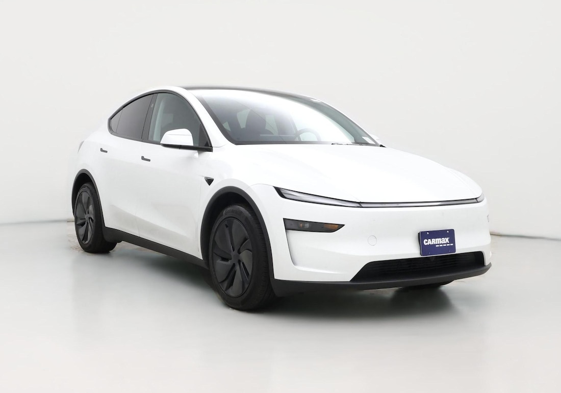 2026 Tesla Model Y Premium Rear-Wheel Drive in White — CarMax photo