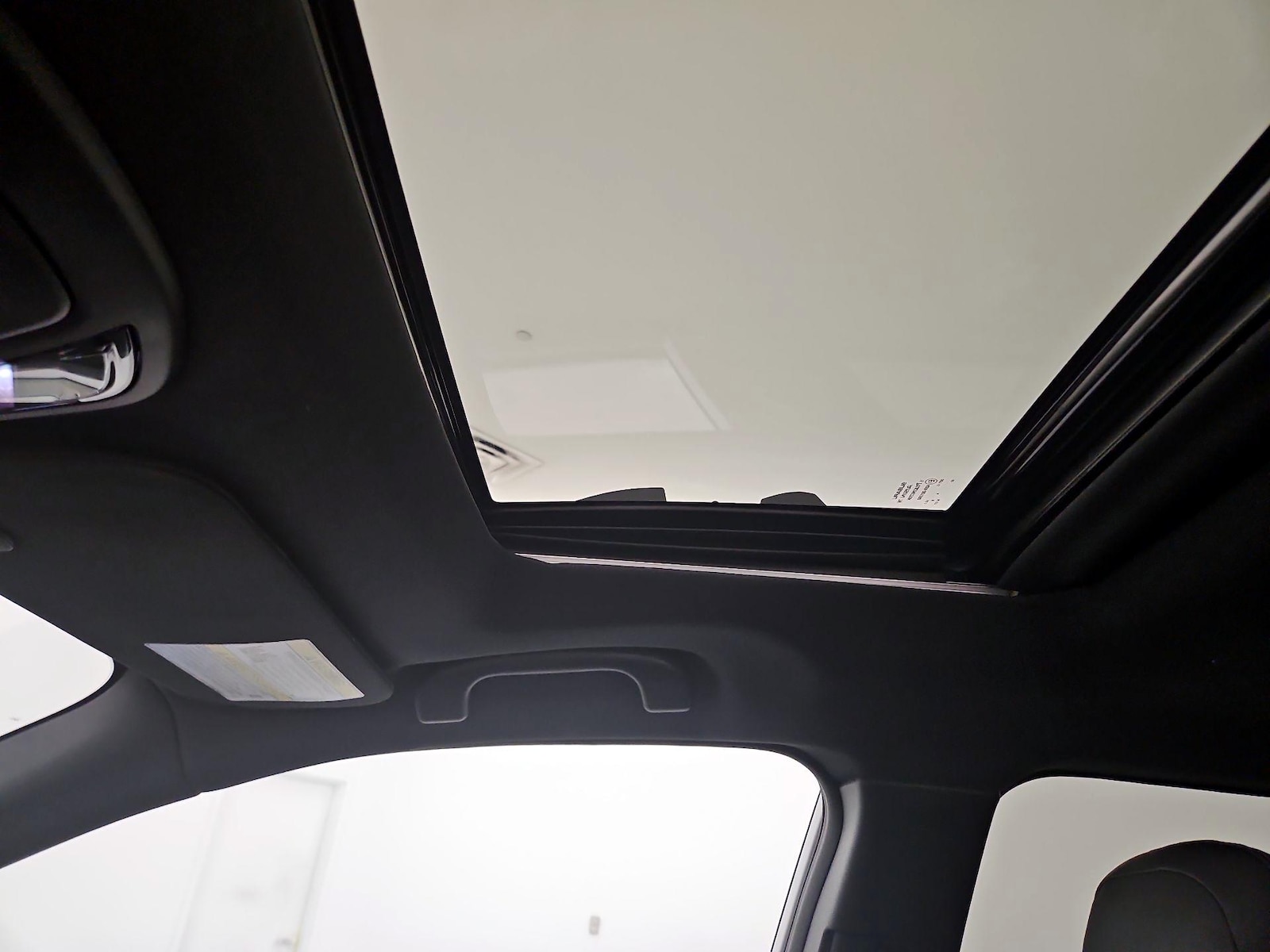 Sunroof(s) & Overhead Airbags