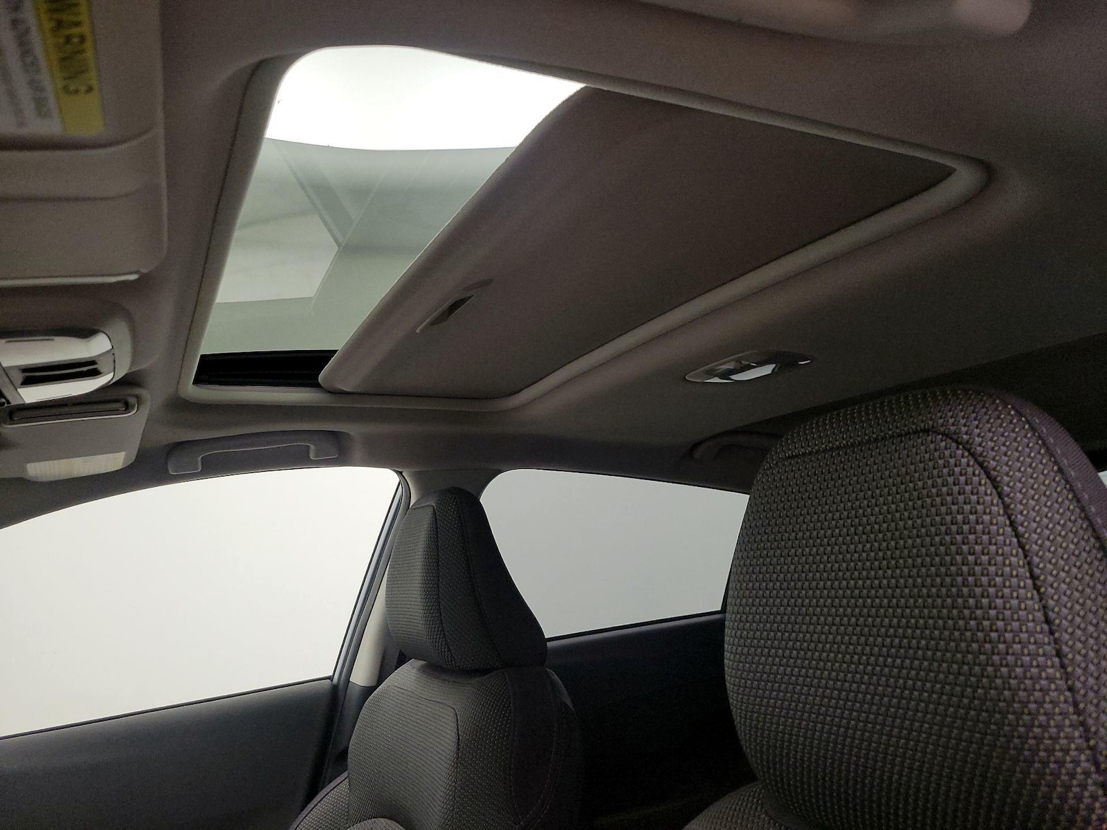Sunroof(s) & Overhead Airbags