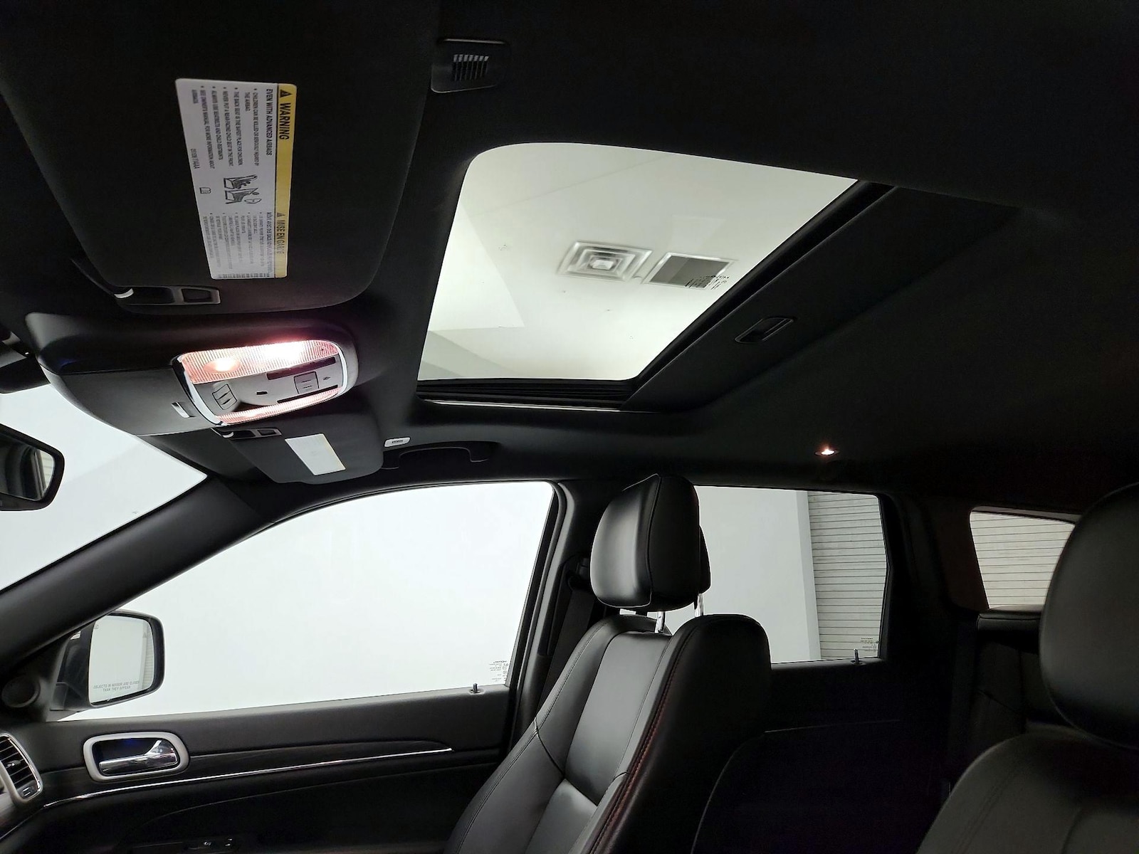 Sunroof(s) & Overhead Airbags