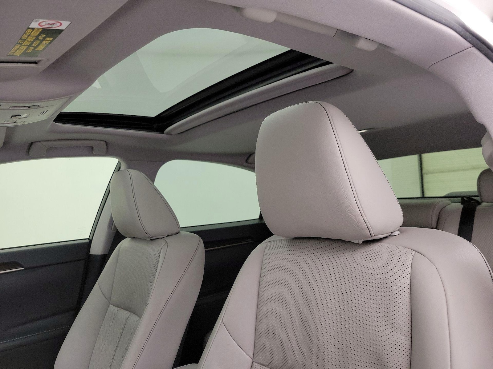 Sunroof(s) & Overhead Airbags