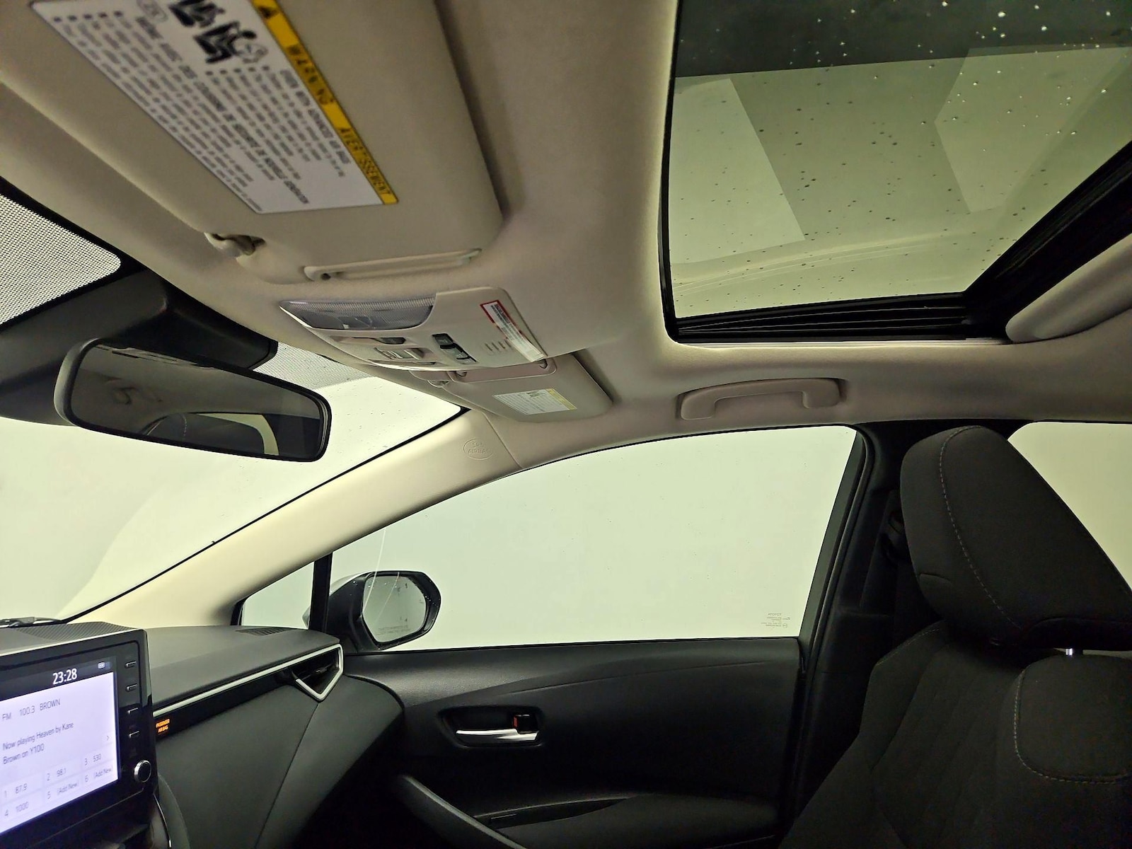 Sunroof(s) & Overhead Airbags