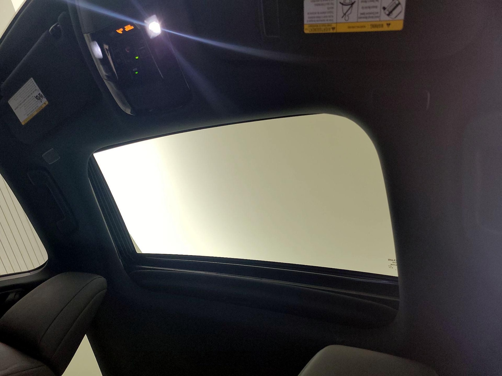 Sunroof(s) & Overhead Airbags