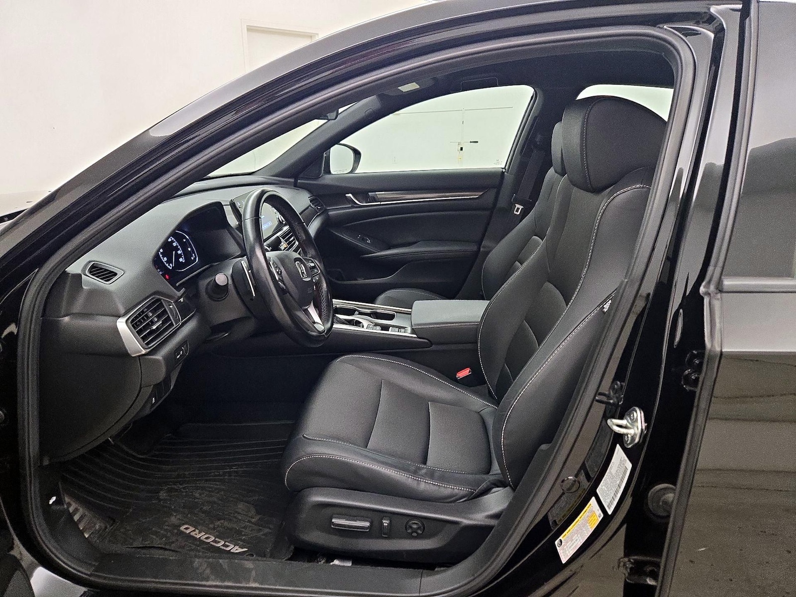 Power Seat(s) & Side Airbags