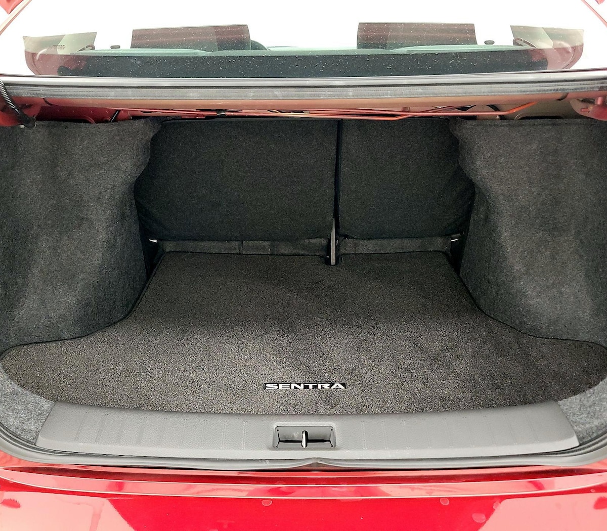 Trunk/Cargo (Seats Up)