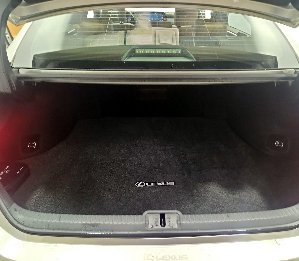 Trunk/Cargo (Seats Up)