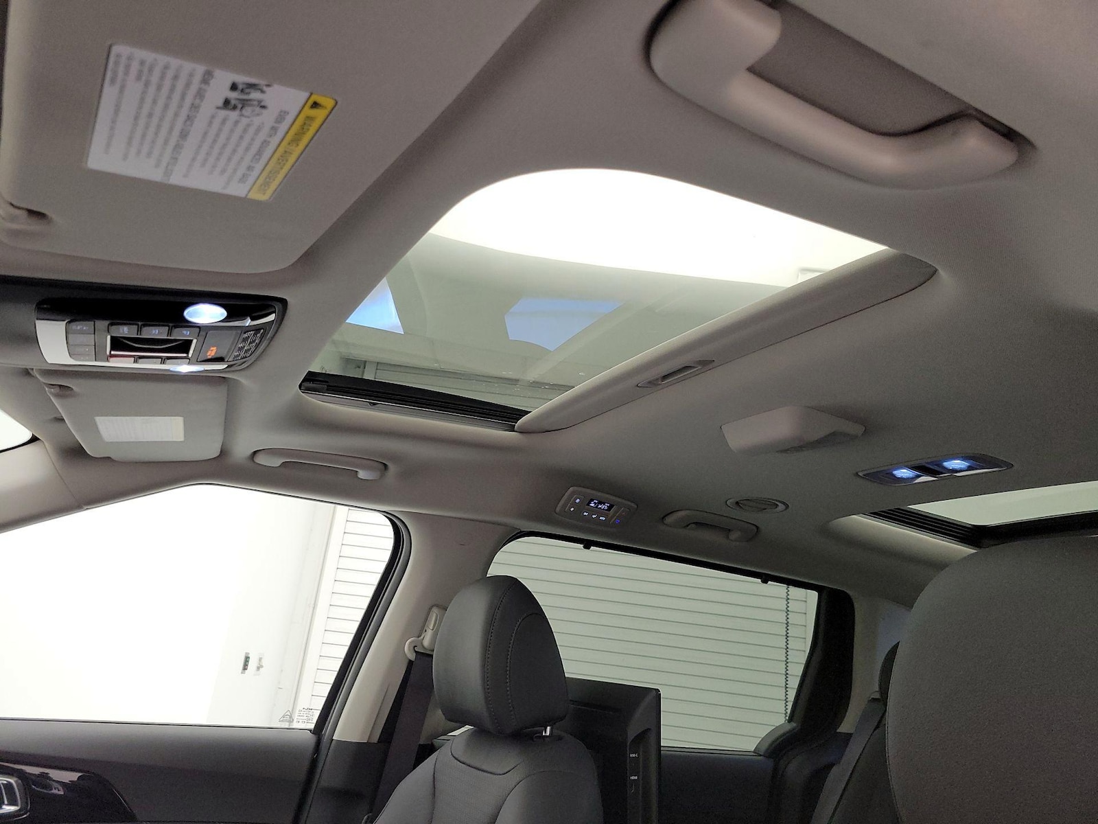Sunroof(s) & Overhead Airbags