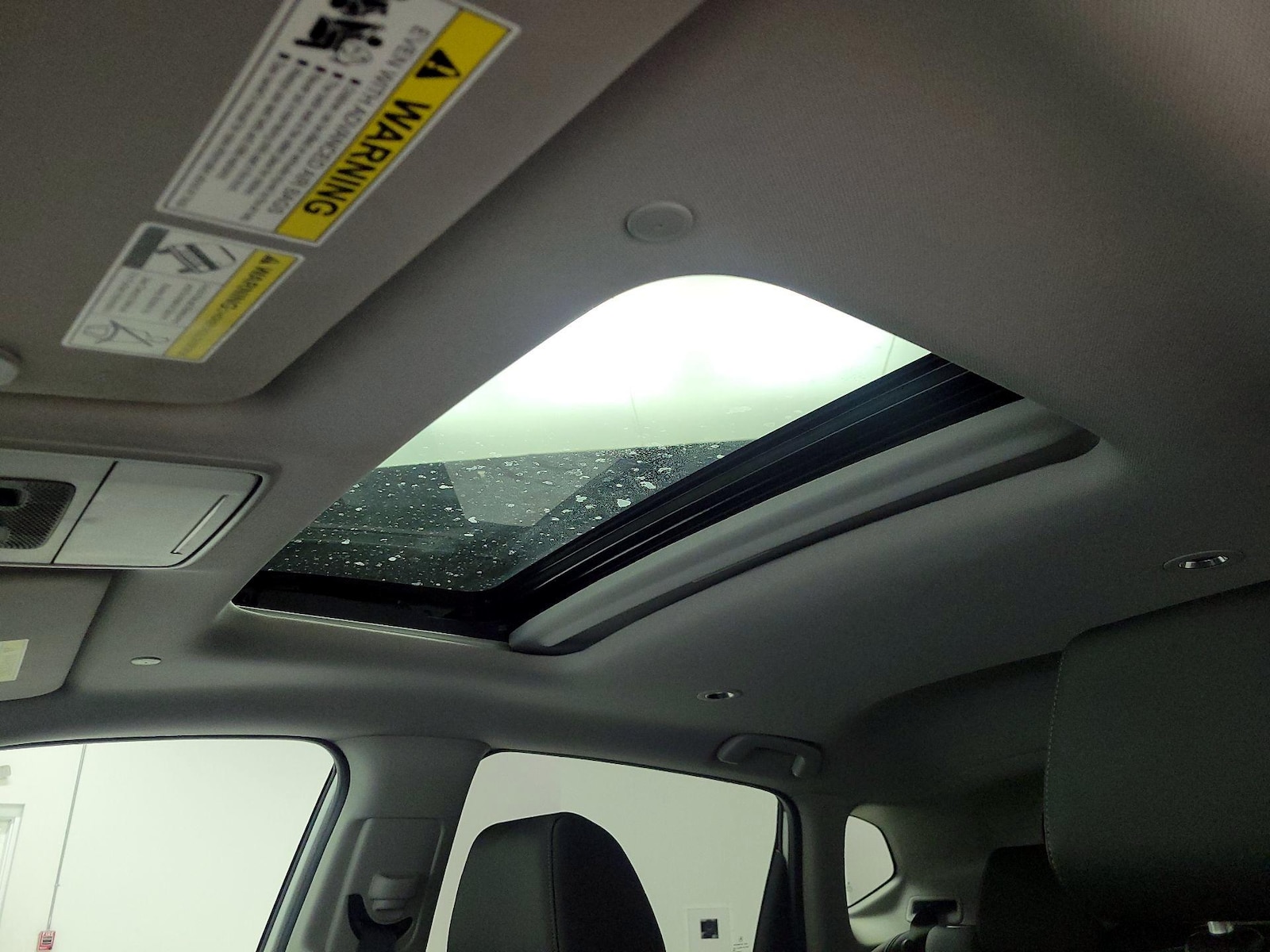 Sunroof(s) & Overhead Airbags