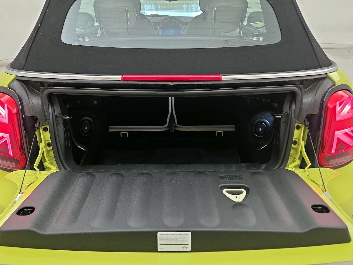 Trunk/Cargo (Seats Up)