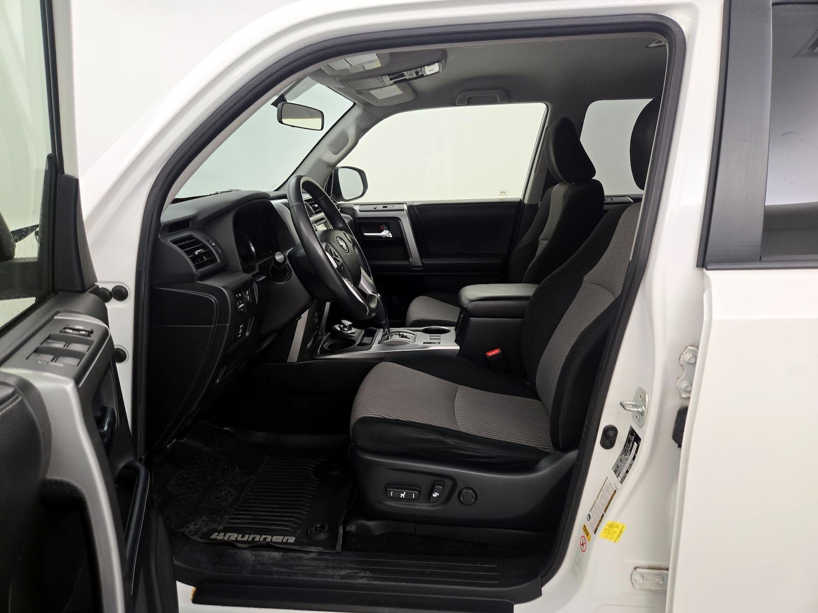 Power Seat(s) & Side Airbags