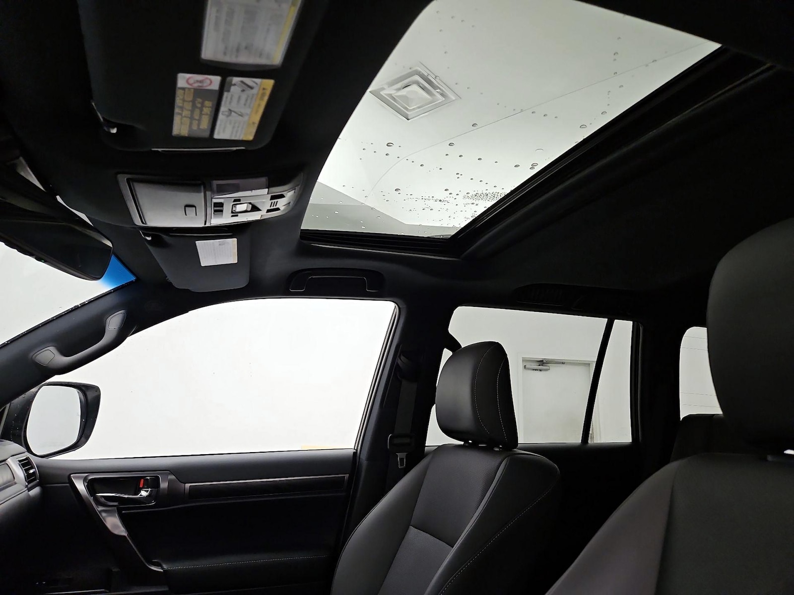 Sunroof(s) & Overhead Airbags