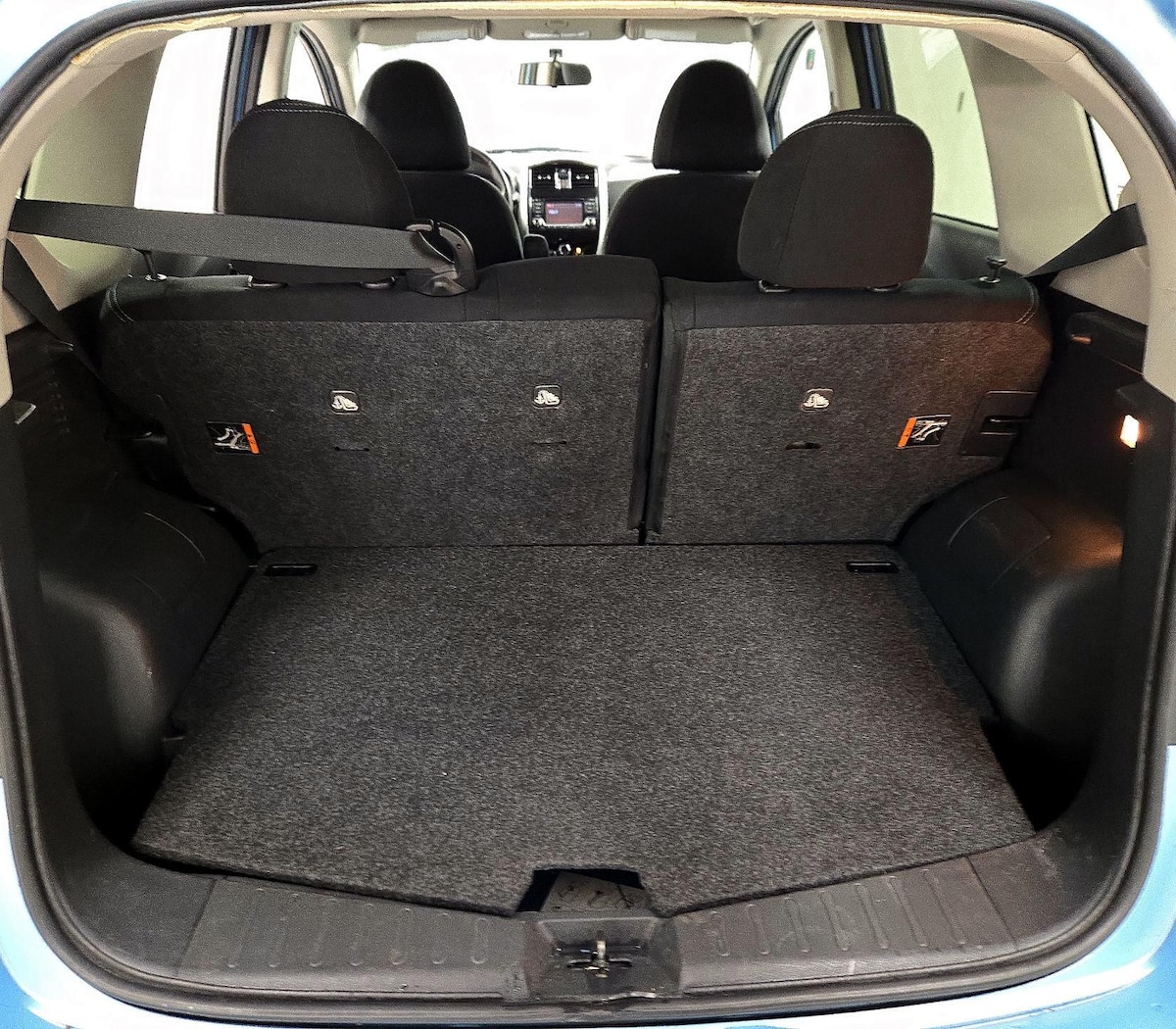 Trunk/Cargo (Seats Up)