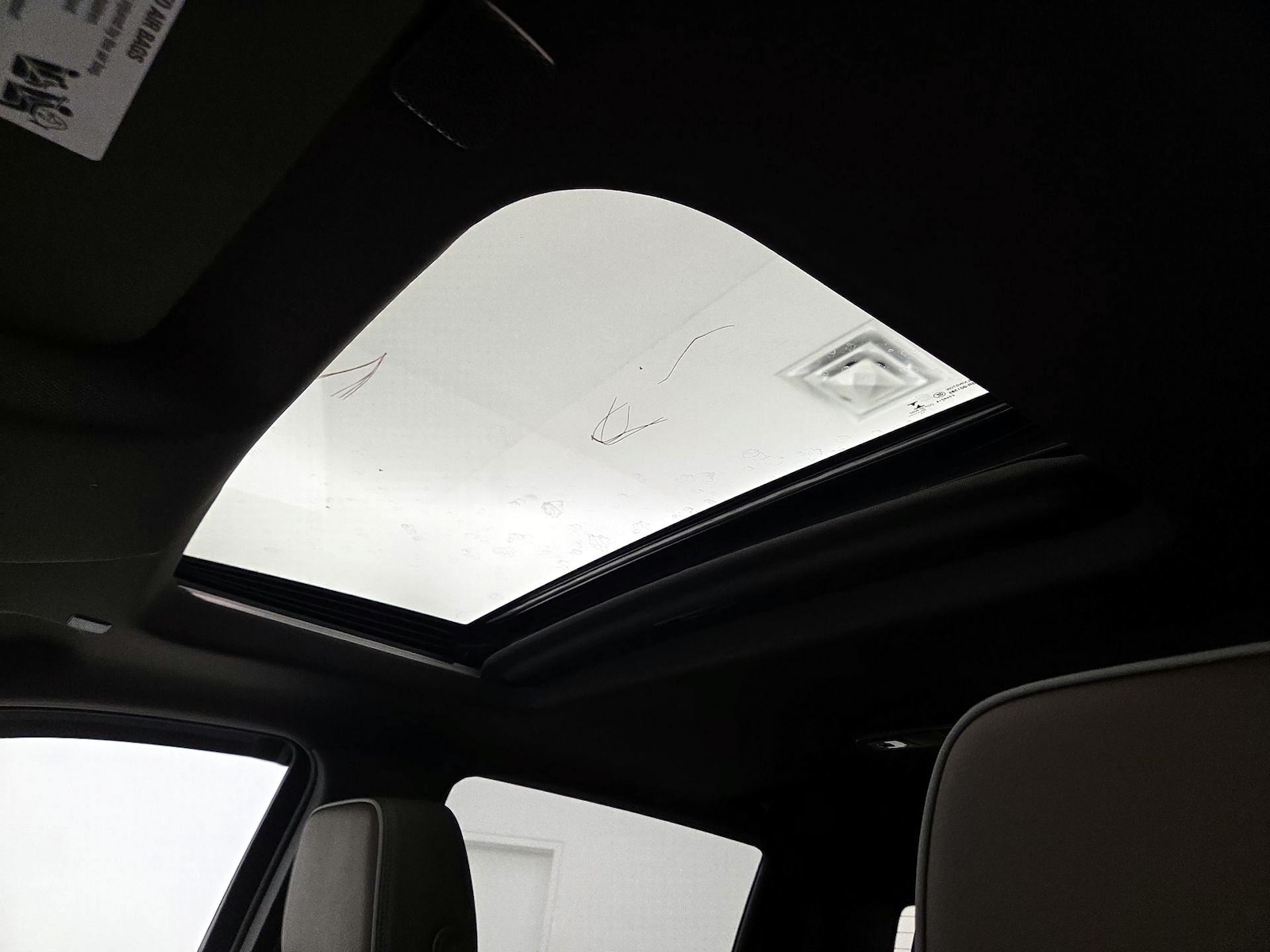 Sunroof(s) & Overhead Airbags