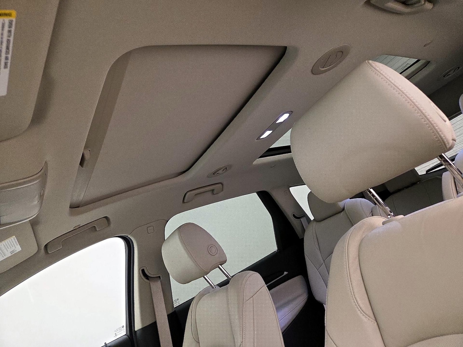 Sunroof(s) & Overhead Airbags