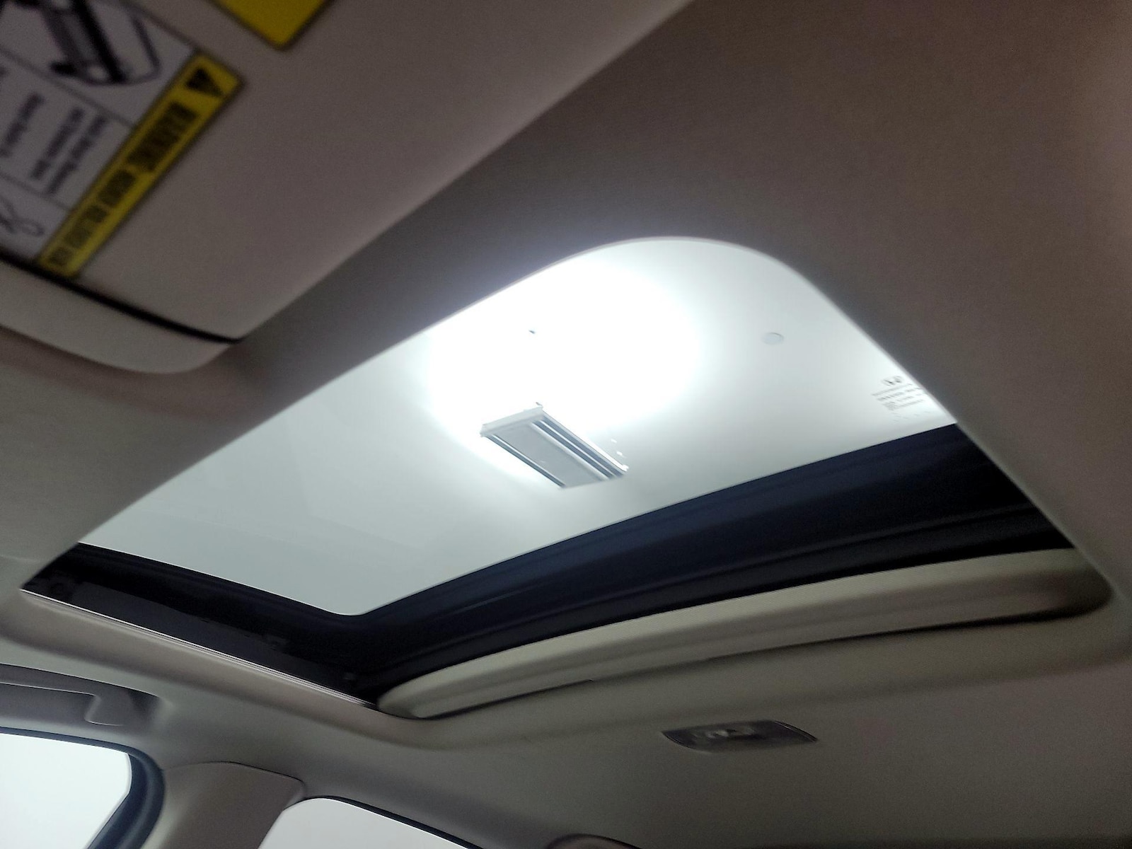 Sunroof(s) & Overhead Airbags