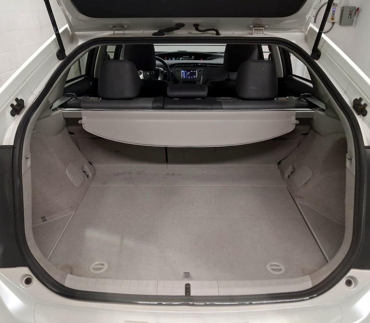 Trunk/Cargo (Seats Up)