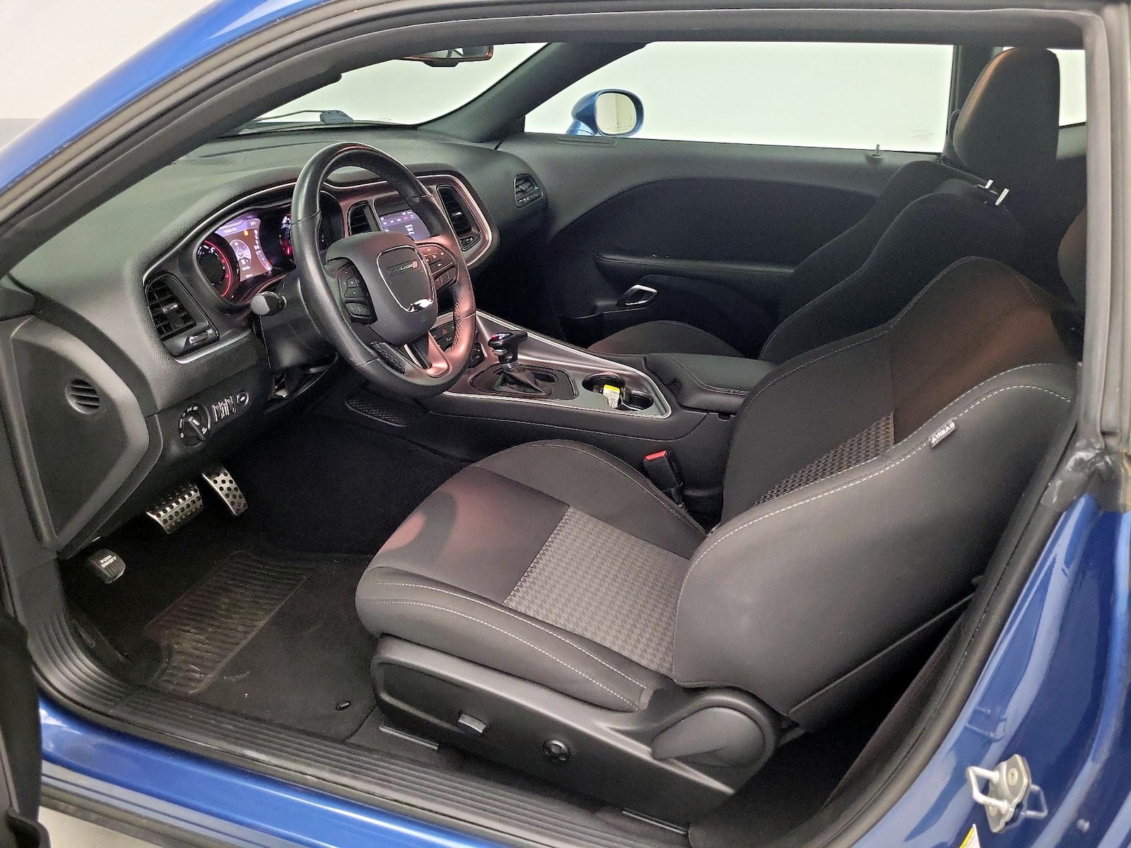 Power Seat(s) & Side Airbags