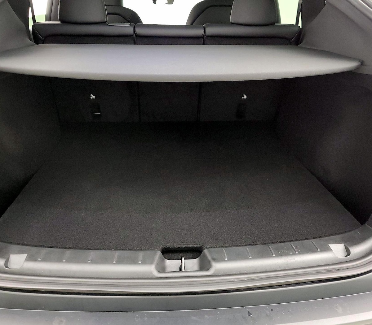 Trunk/Cargo (Seats Up)