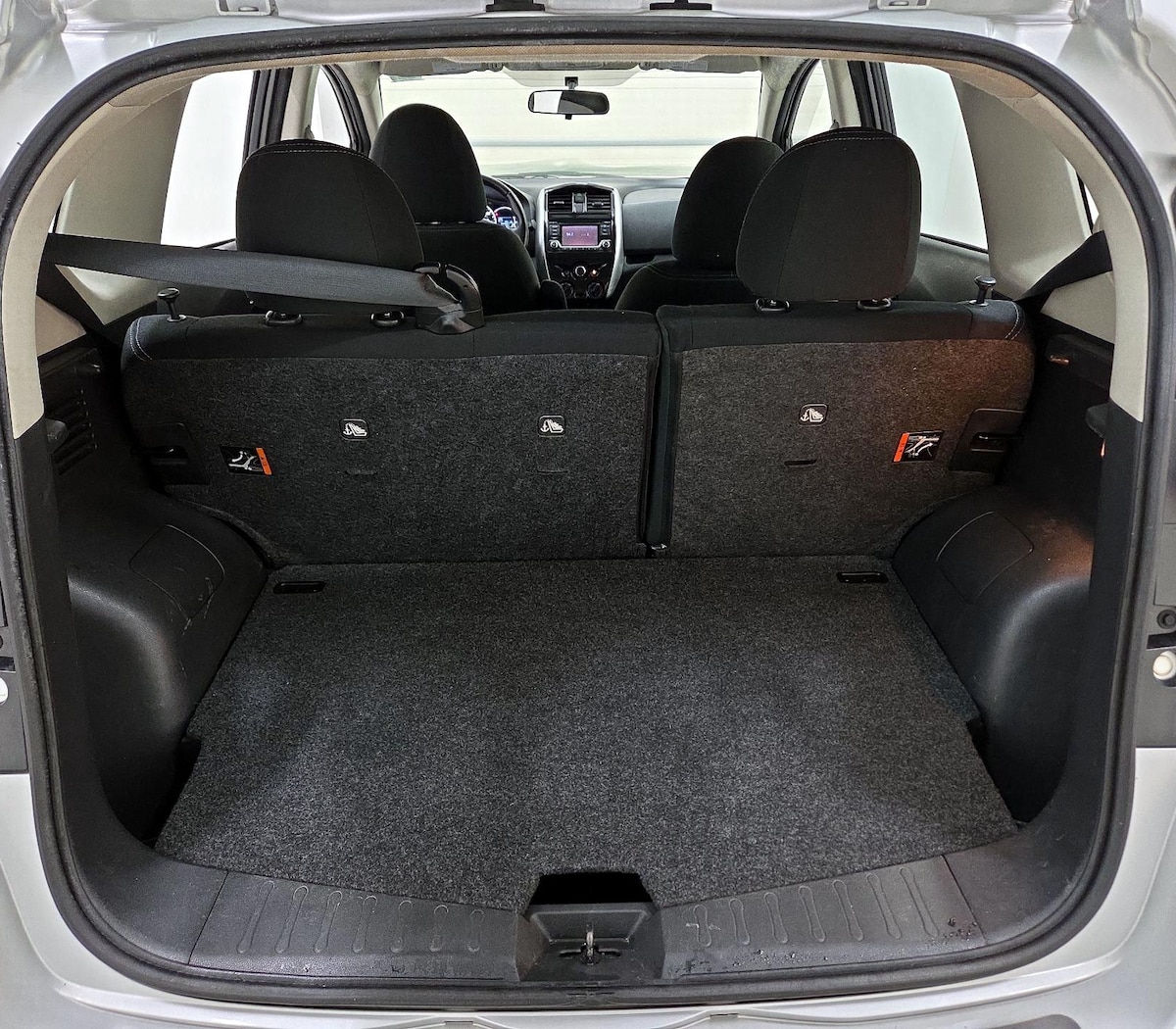 Trunk/Cargo (Seats Up)