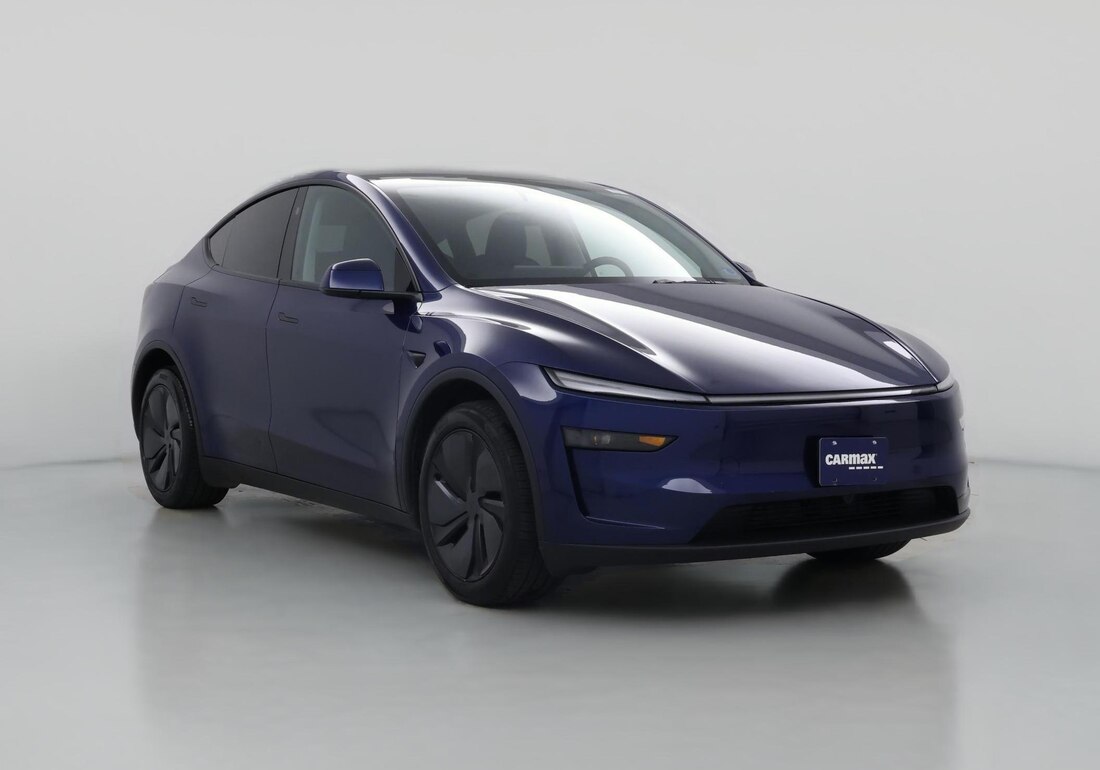 2026 Tesla Model Y Premium Rear-Wheel Drive in Blue — CarMax photo