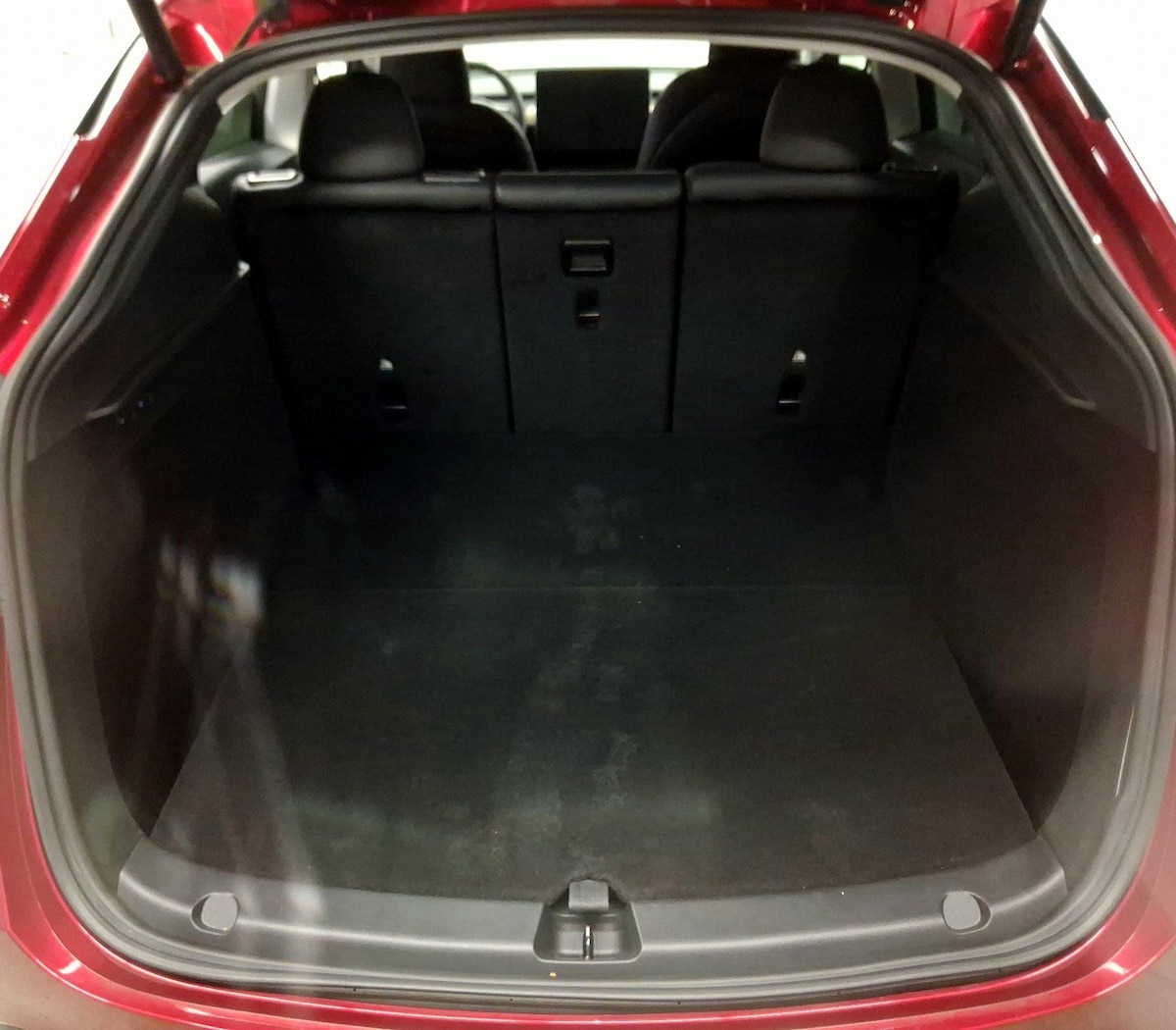Trunk/Cargo (Seats Up)