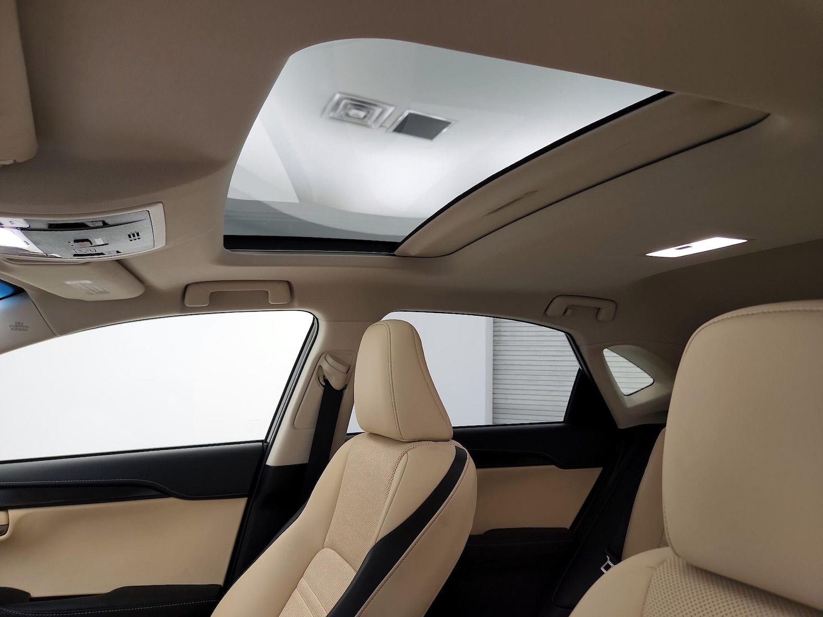 Sunroof(s) & Overhead Airbags