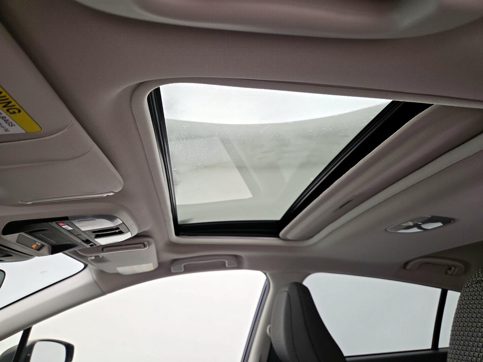 Sunroof(s) & Overhead Airbags