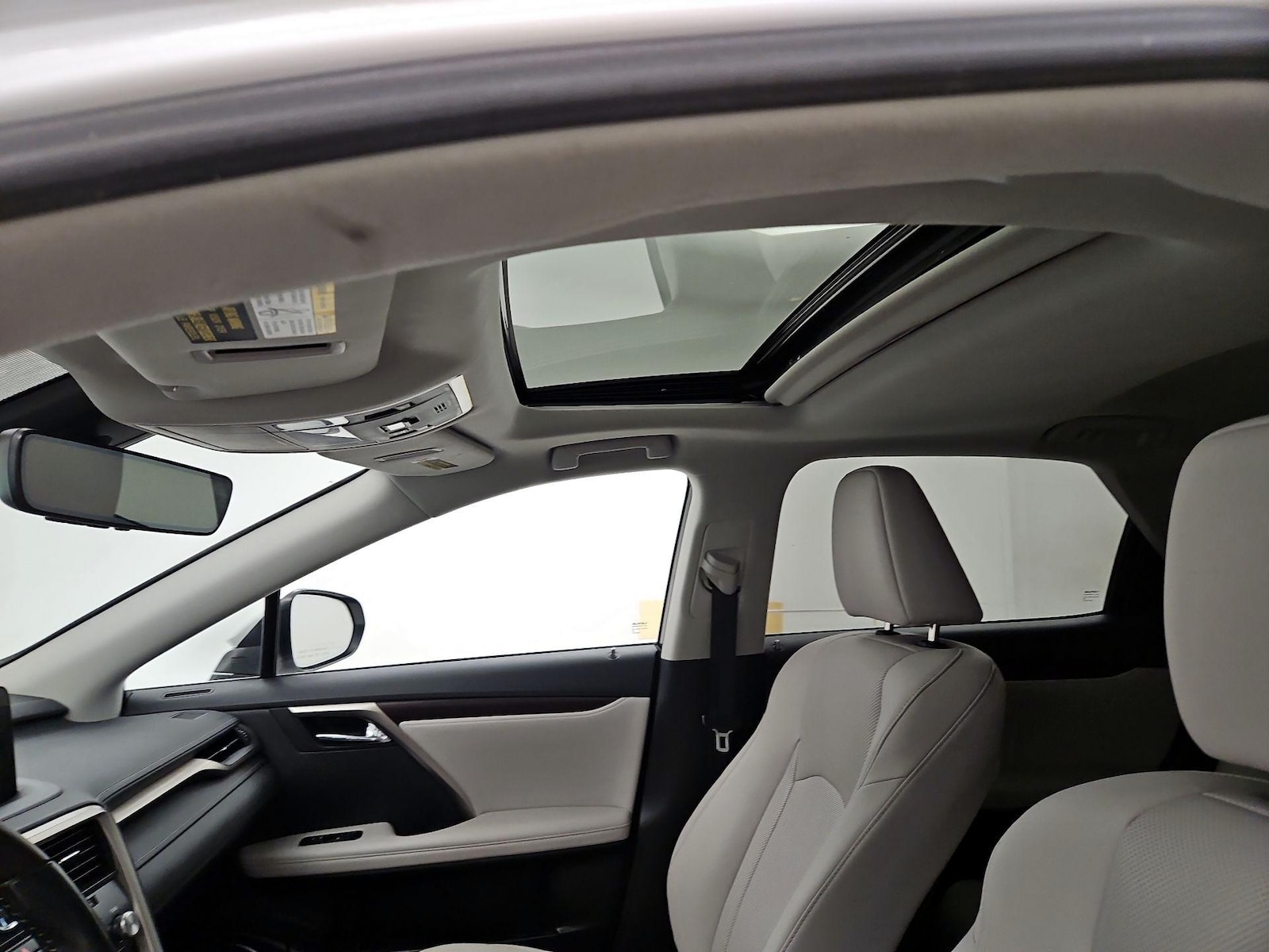 Sunroof(s) & Overhead Airbags