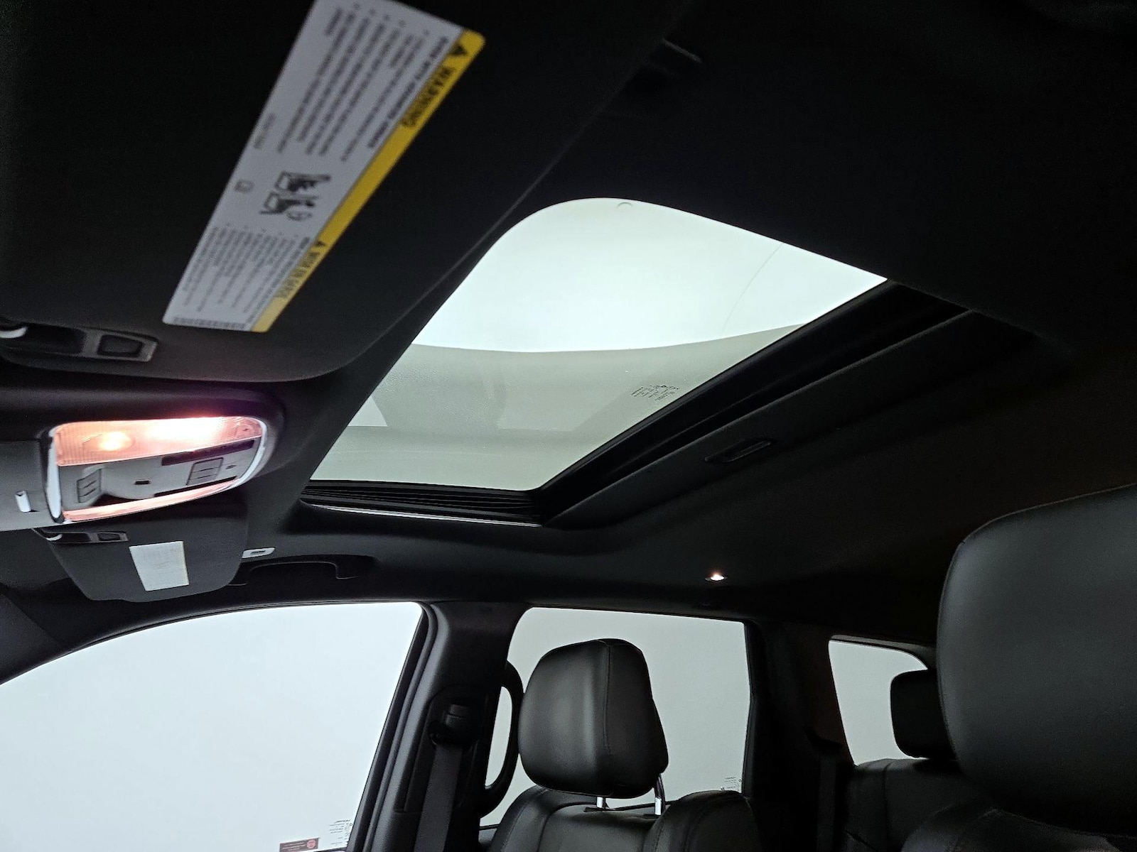 Sunroof(s) & Overhead Airbags