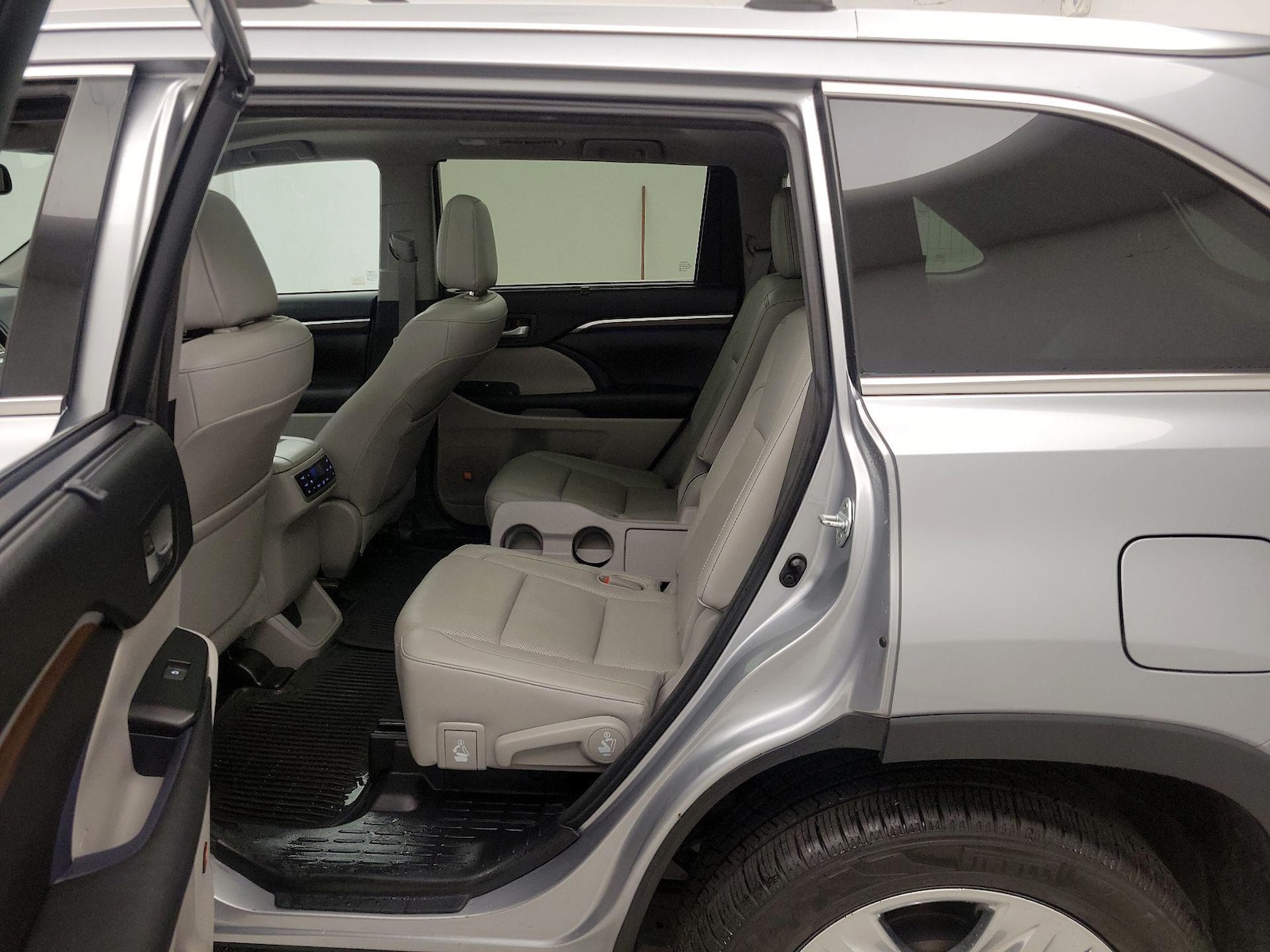 Rear Air Conditioning