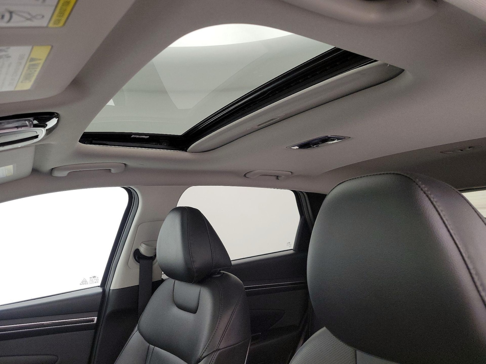 Sunroof(s) & Overhead Airbags