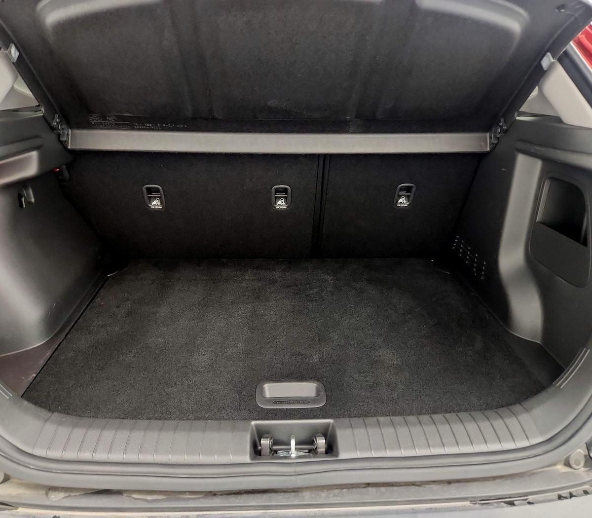 Trunk/Cargo (Seats Up)