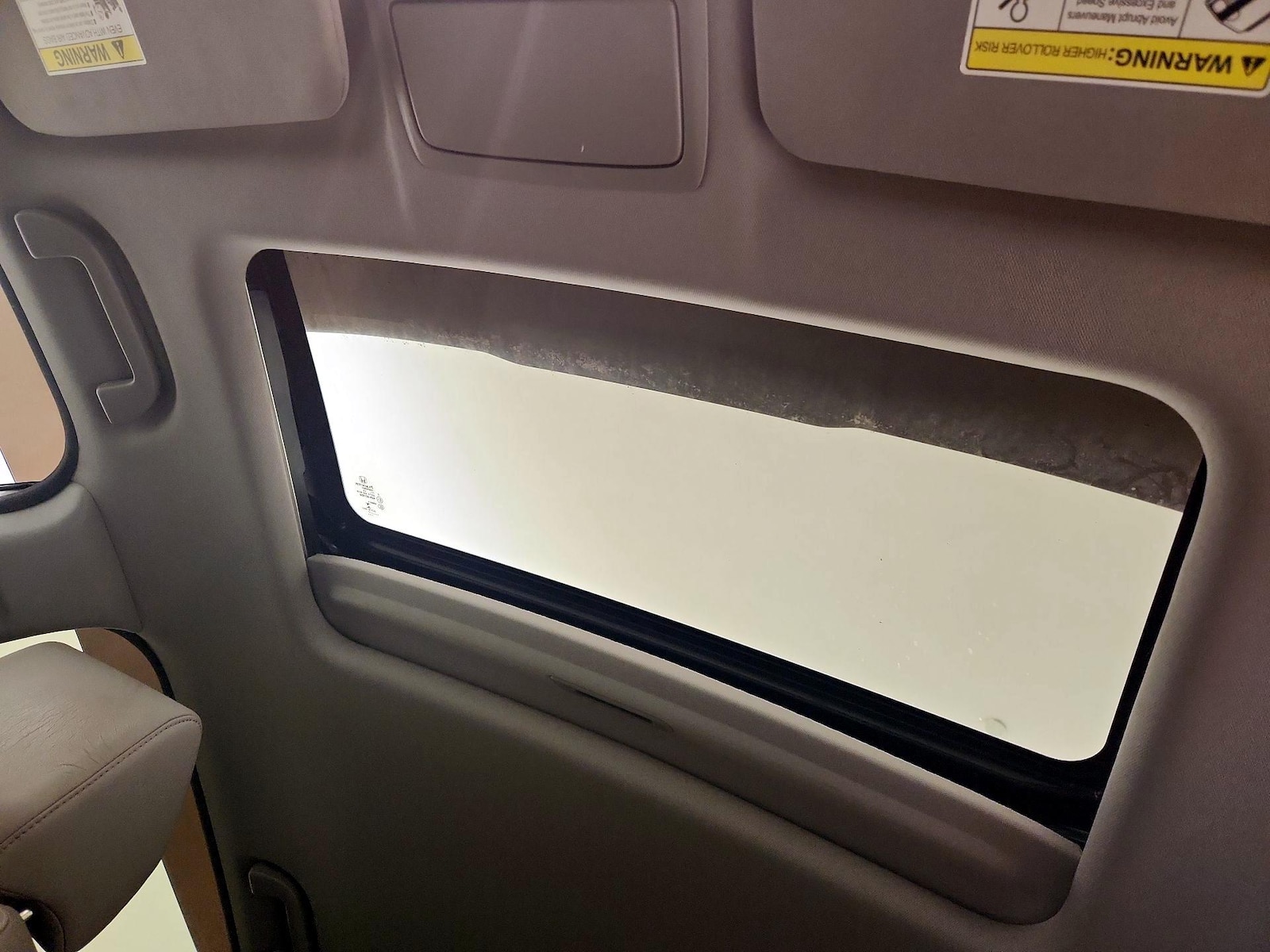 Sunroof(s) & Overhead Airbags