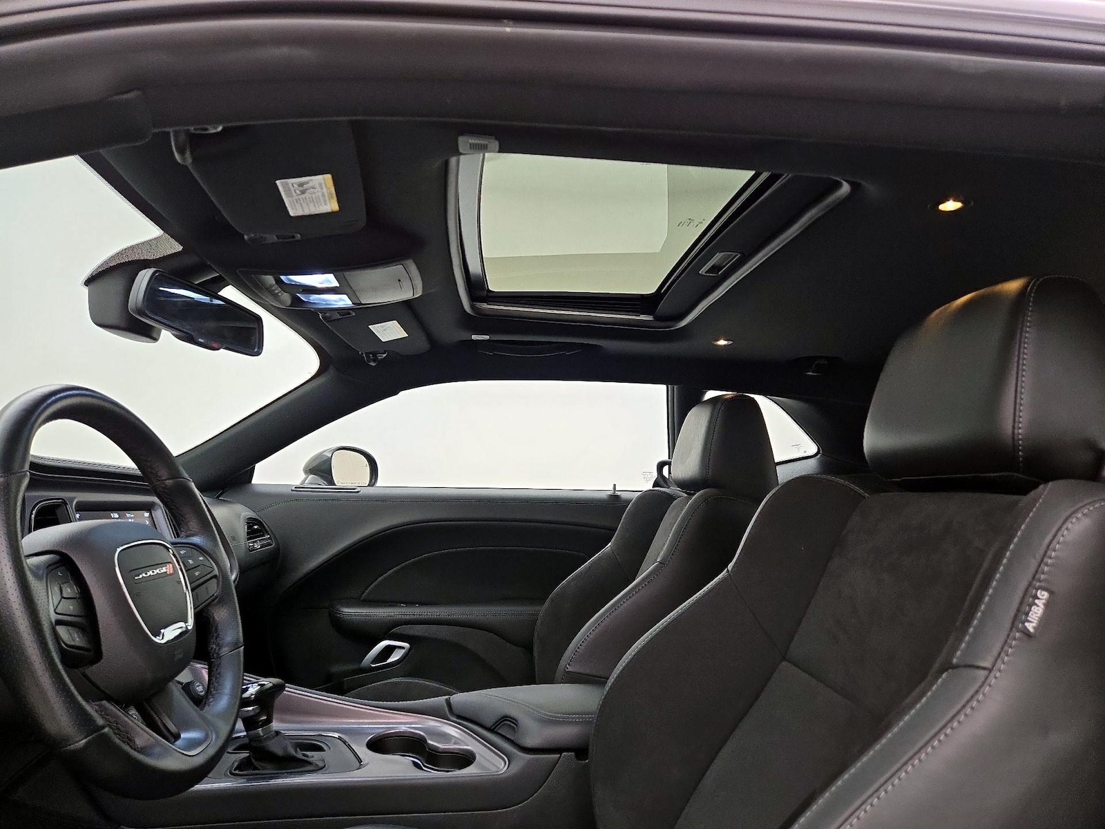 Sunroof(s) & Overhead Airbags
