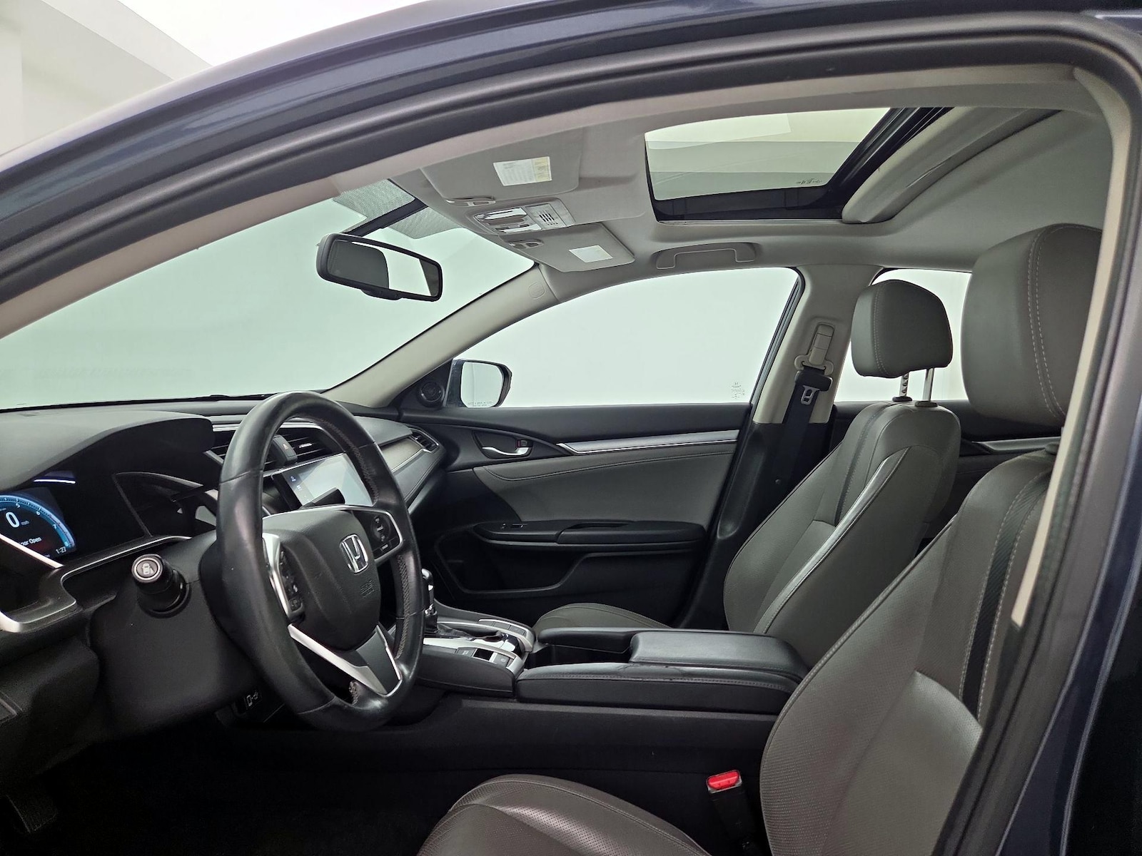 Sunroof(s) & Overhead Airbags