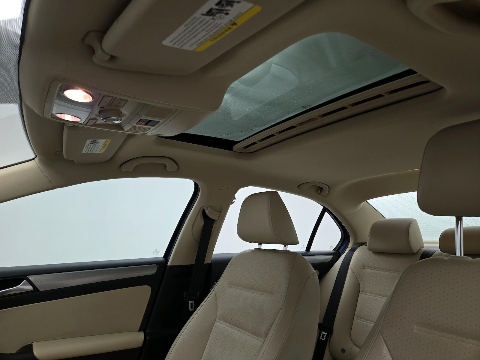 Sunroof(s) & Overhead Airbags