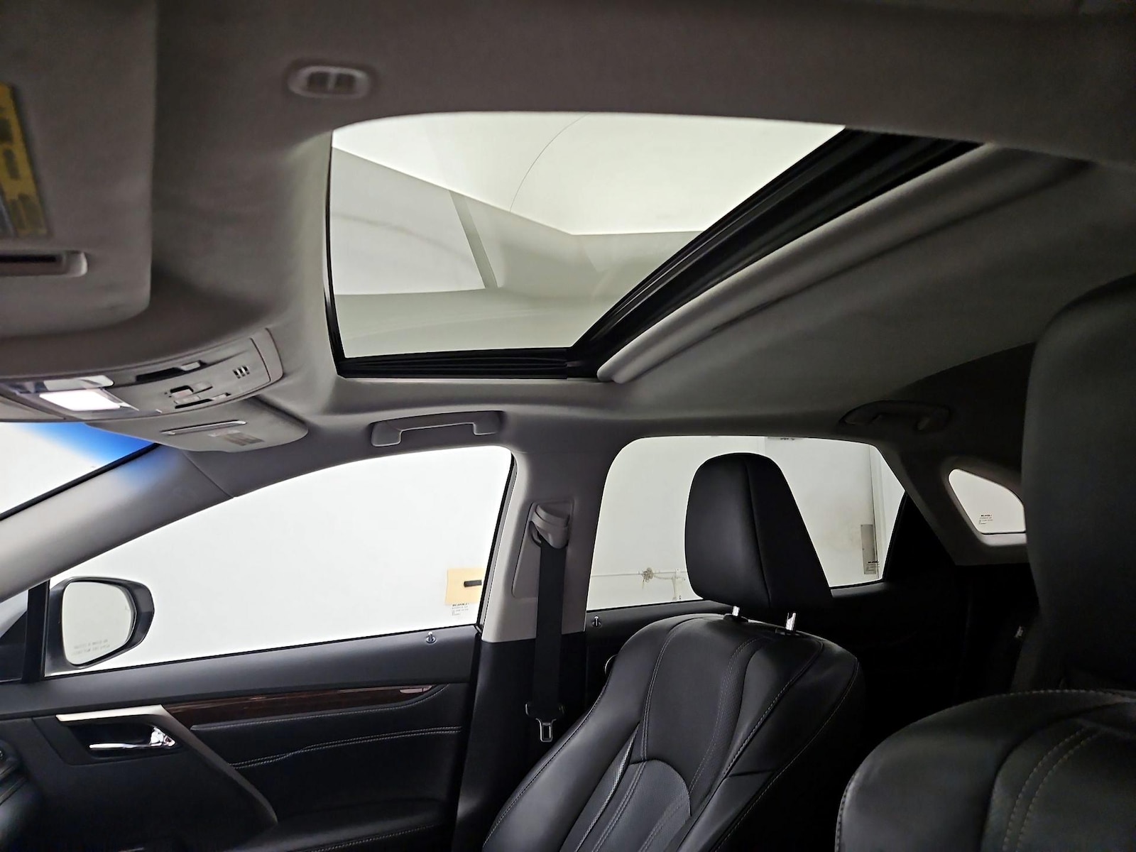Sunroof(s) & Overhead Airbags